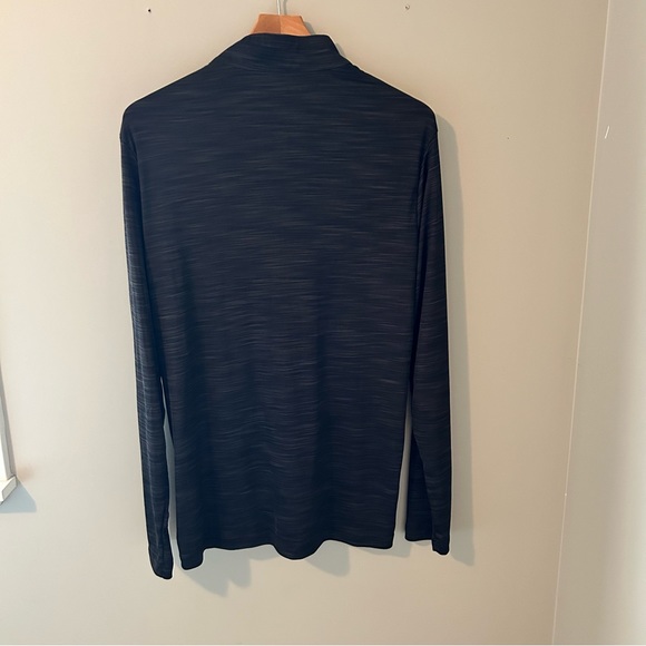 Adidas Long Sleeve shirt in dark black/grey stripes - LARGE - Picture 8 of 11
